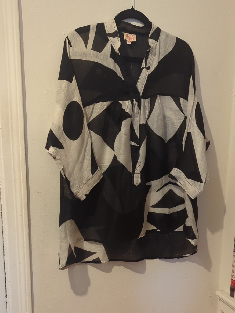 Plenty by Tracy Reese Black and White Abstract Tunic Size M